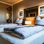 Luxuswohnung mit Tiefgarage in Nähe Messe-BMW-Porsche-DHL-Flughafen